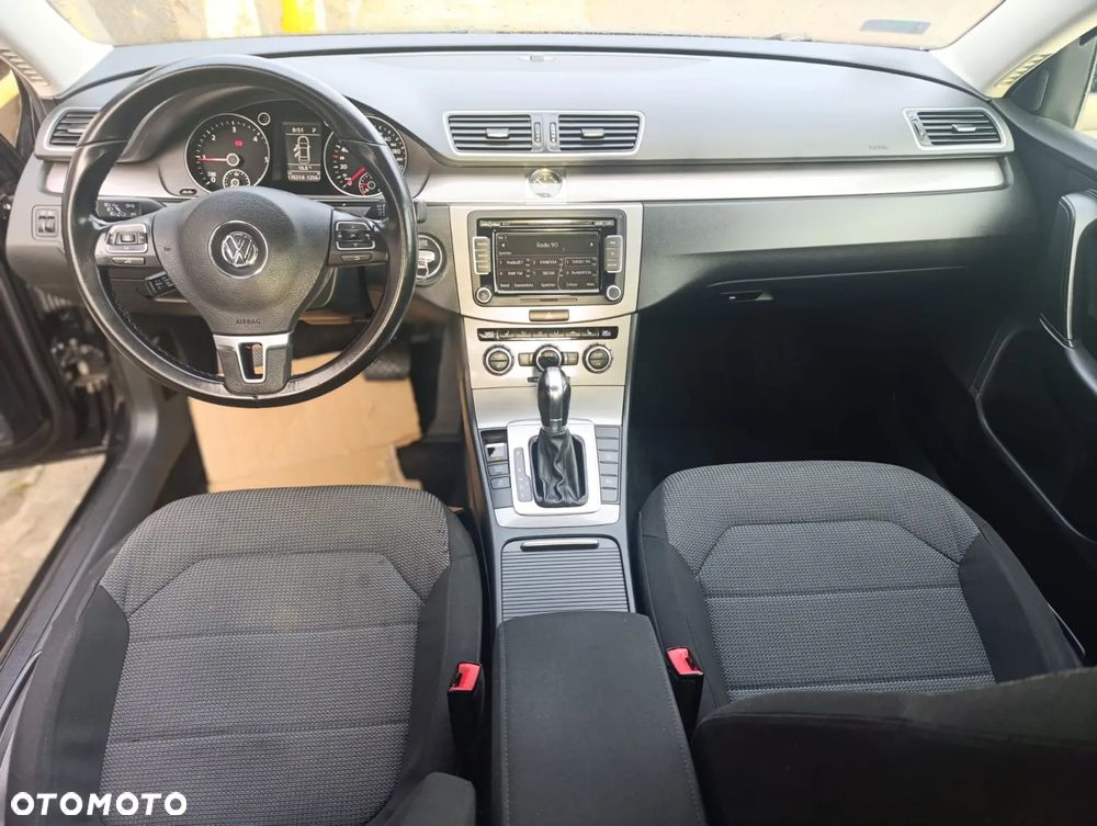 Volkswagen Passat - 8