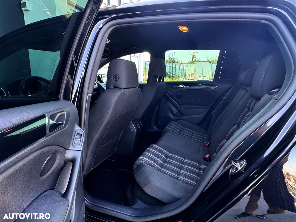 Volkswagen Golf 2.0 GTI - 8