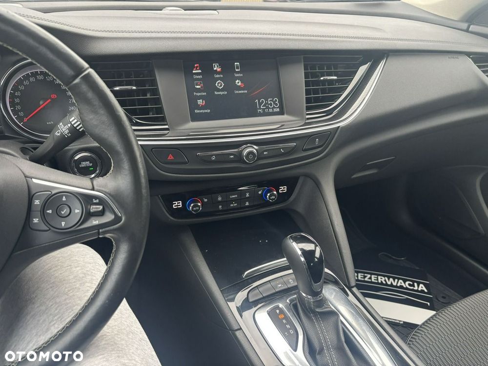 Opel Insignia - 25