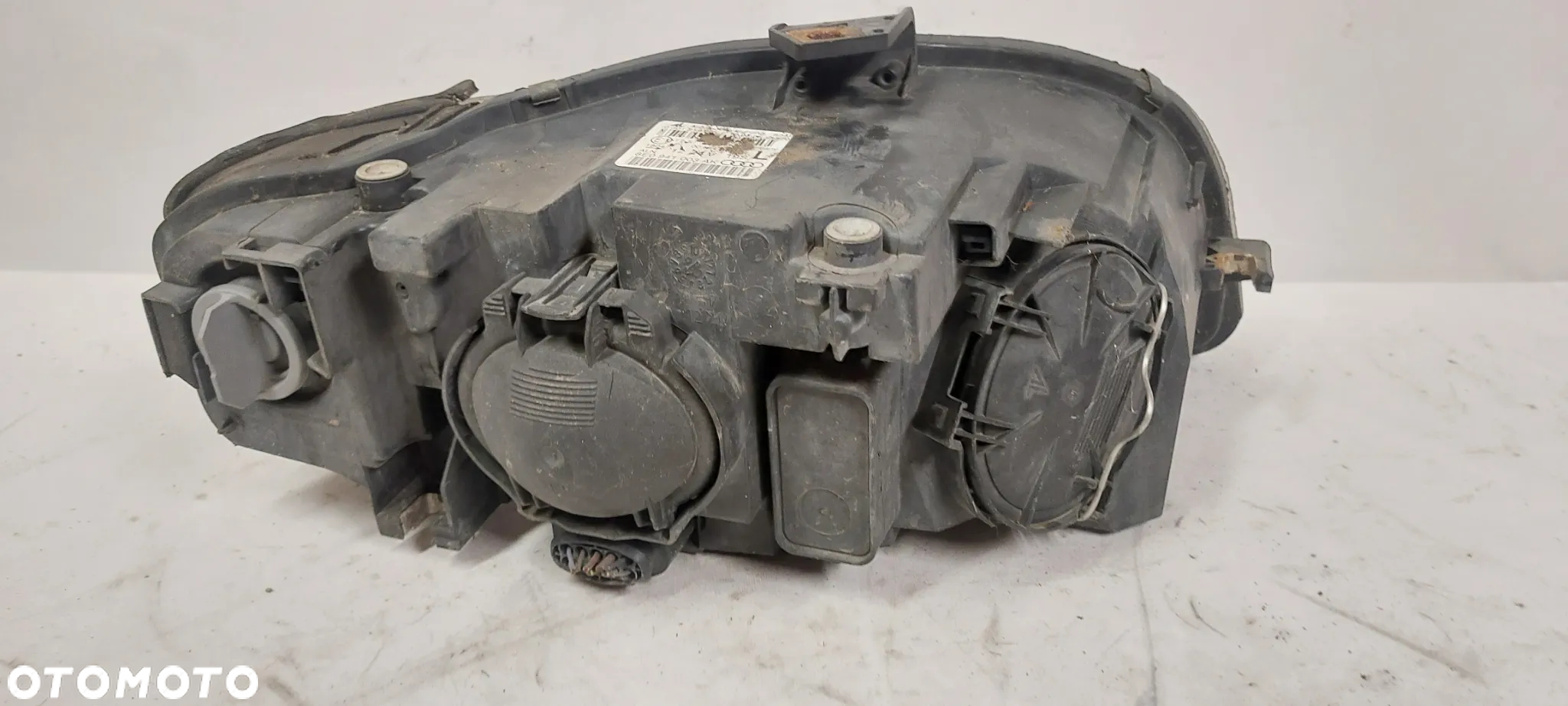.  LAMPA PRZOD PRZEDNIA LEWA AUDI A4 B7 - 3