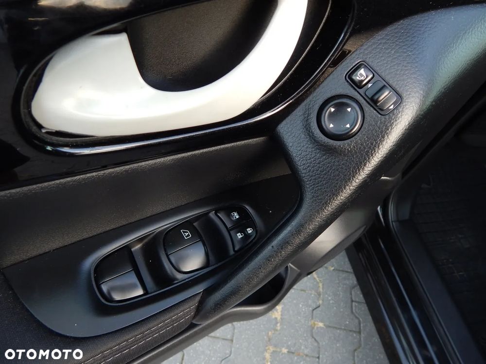 Nissan Qashqai 1.6 DCi N-Connecta - 14