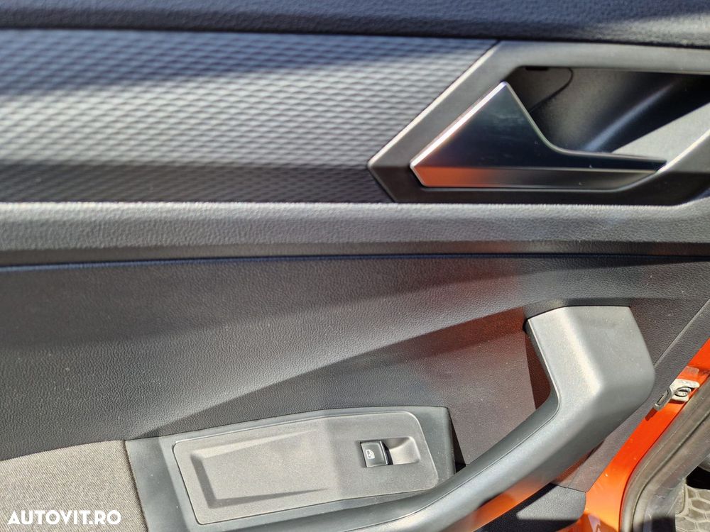 Volkswagen T-Roc - 14