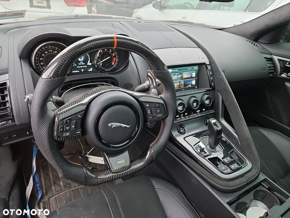 Jaguar F-Type AWD R - 8