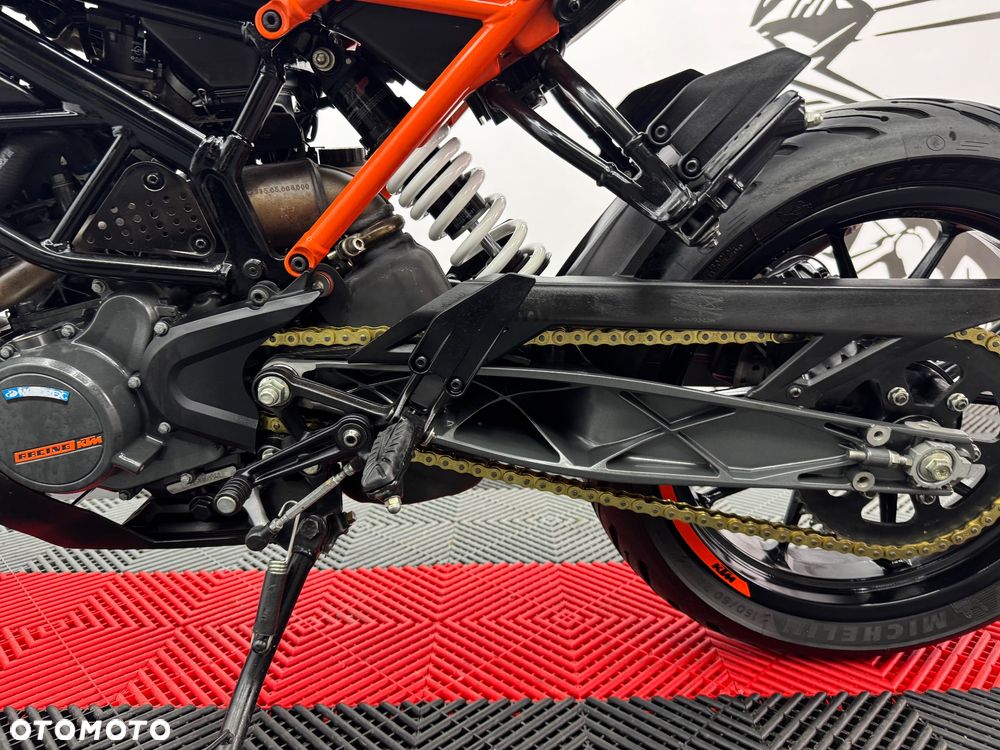 KTM Duke - 18