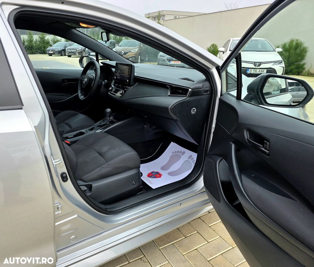 Toyota Corolla 1.8 HSD Business - 22