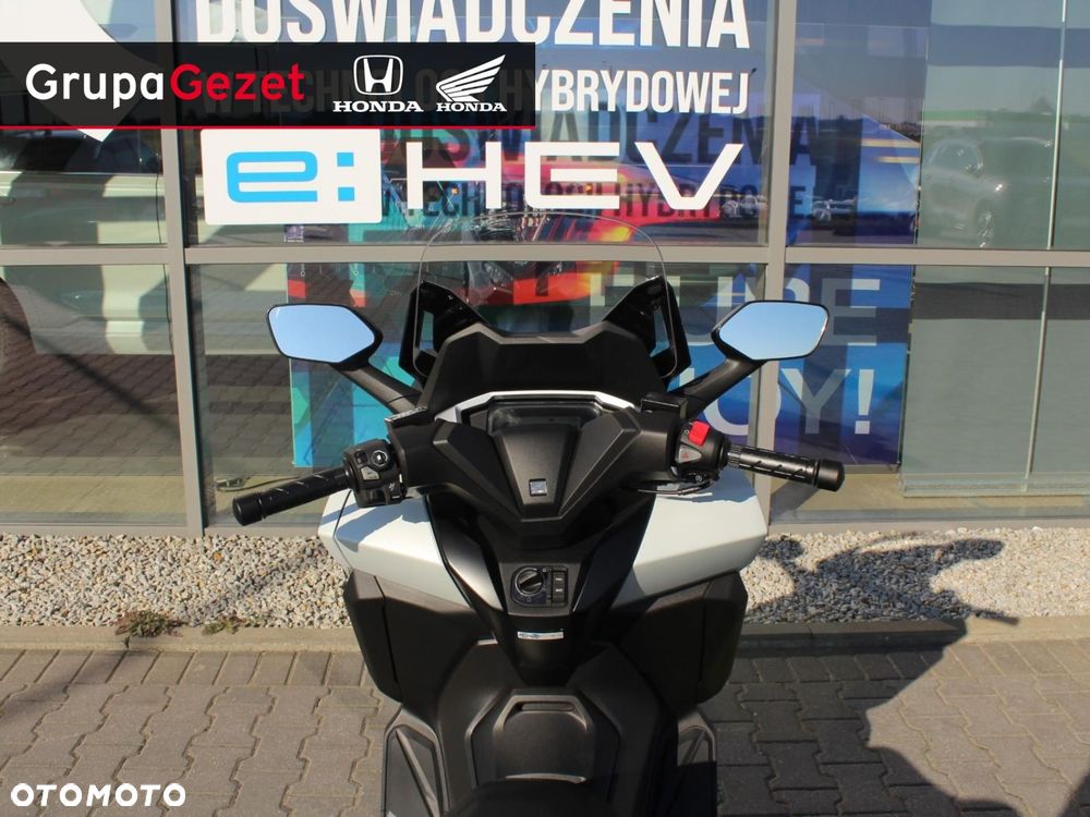 Honda NSS - 12