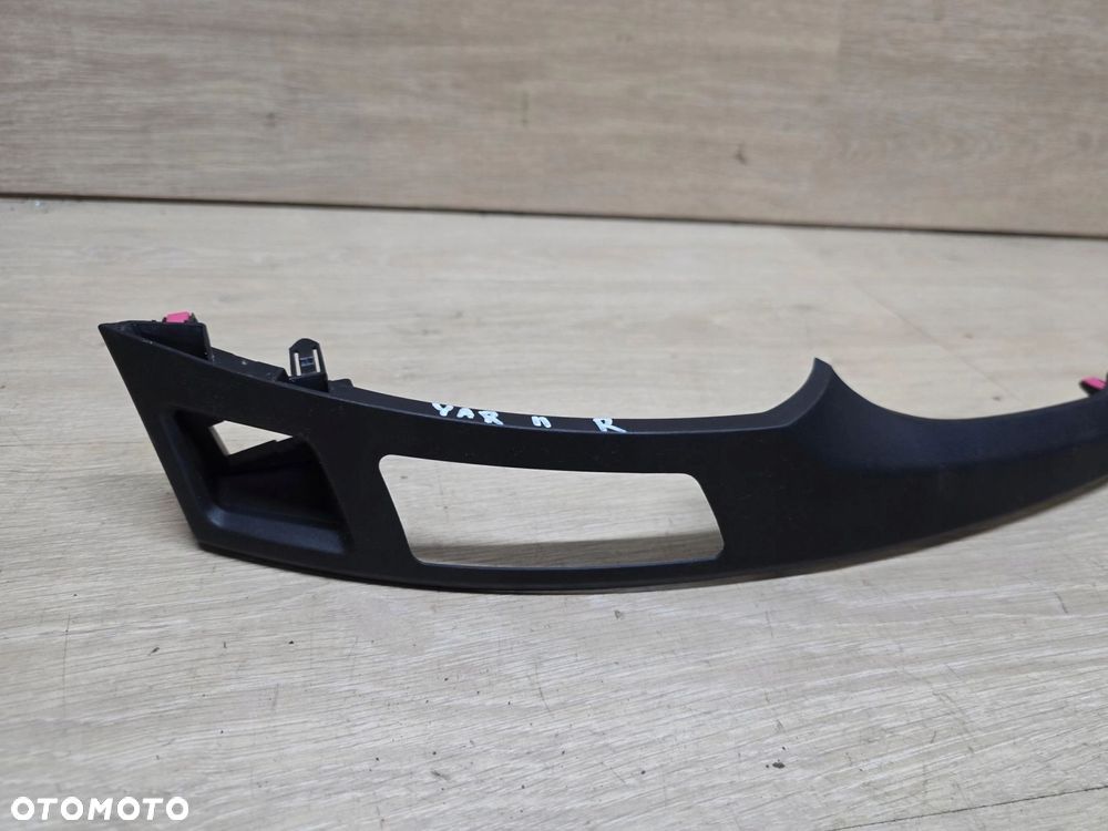 Toyota Yaris II Lift ramka radia prawa osłona listwa 55435-0D020 - 2