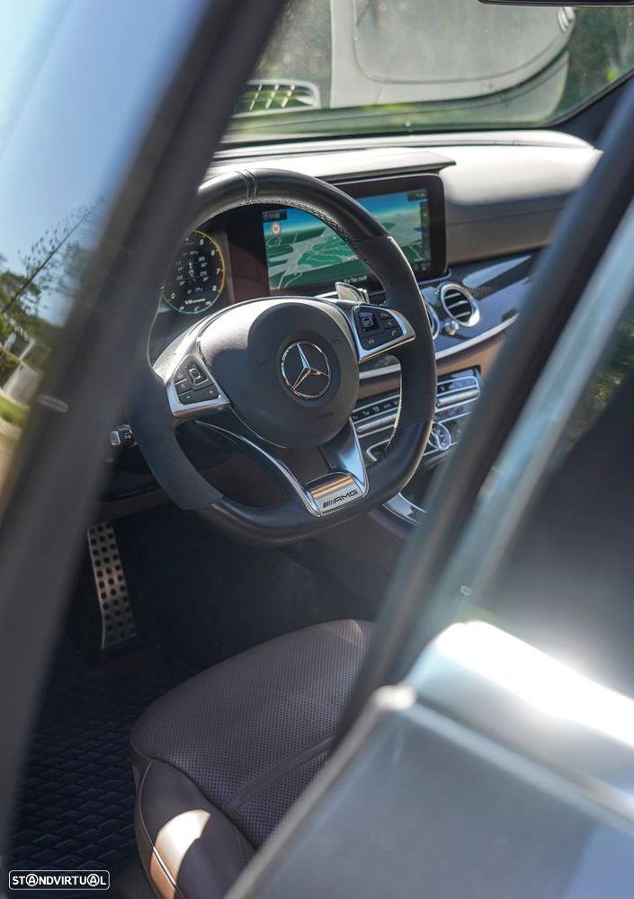 Mercedes-Benz E 63 AMG S 4-Matic+ - 21