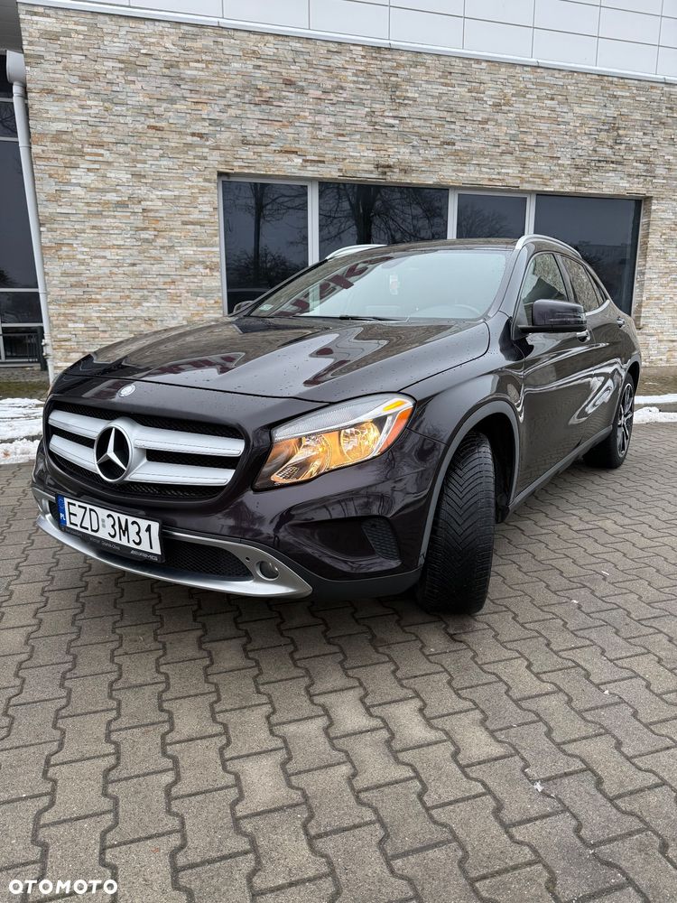 Mercedes-Benz GLA 250 4Matic 7G-DCT - 3