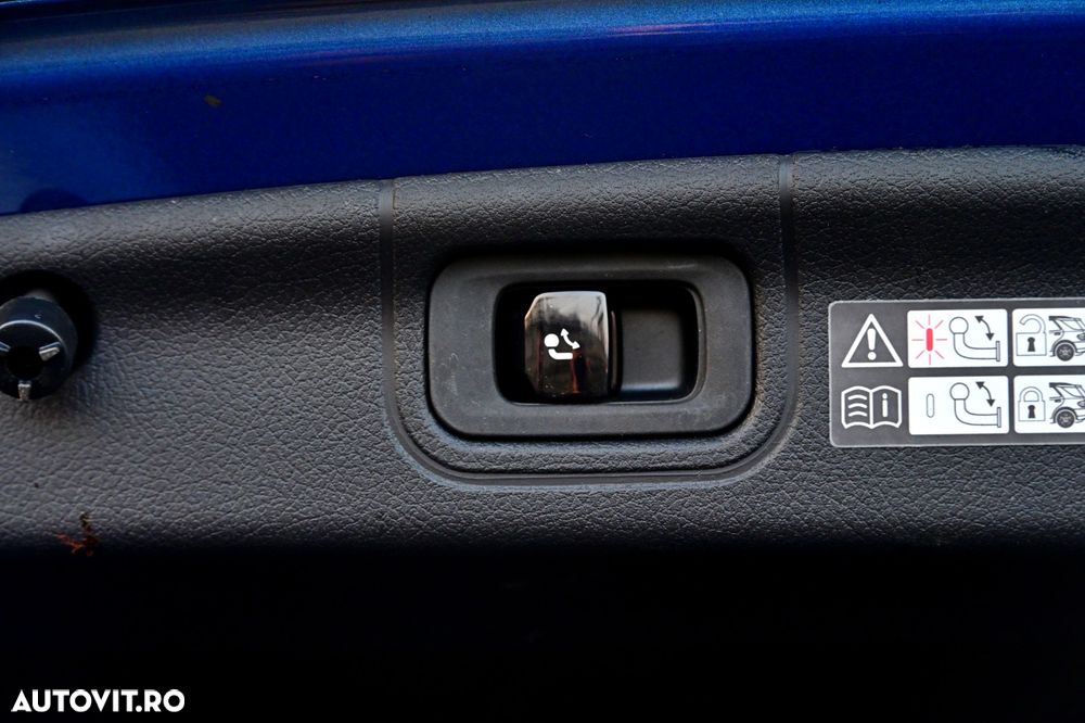 Mercedes-Benz C 300 e 9G-TRONIC AMG Line - 28