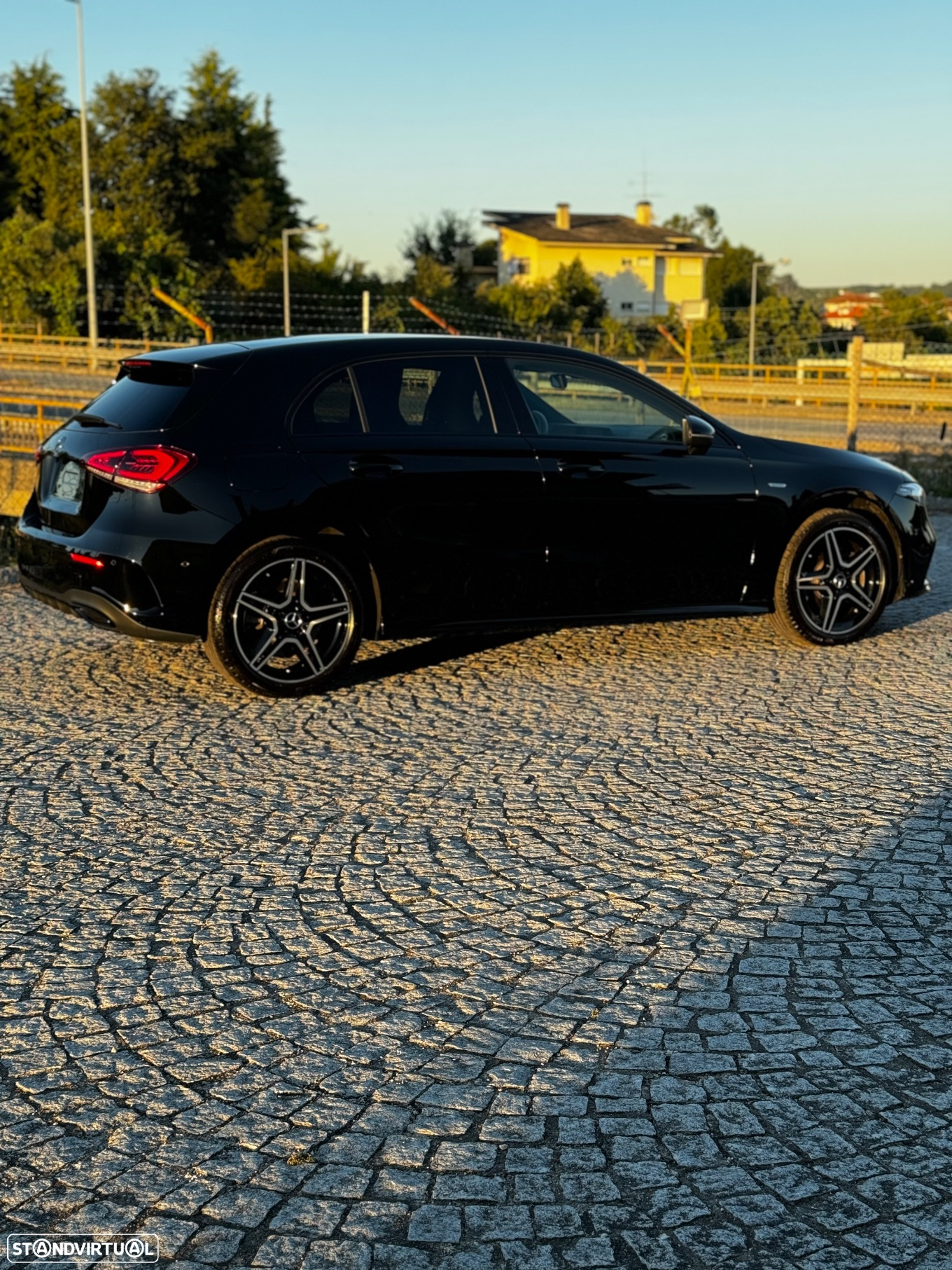 Mercedes-Benz A 250 e AMG Line - 9