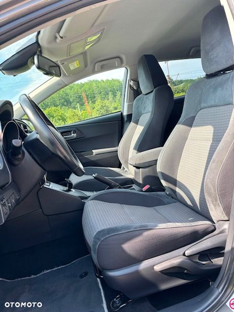 Toyota Auris 1.8 VVT-i Automatik Style Selection - 30