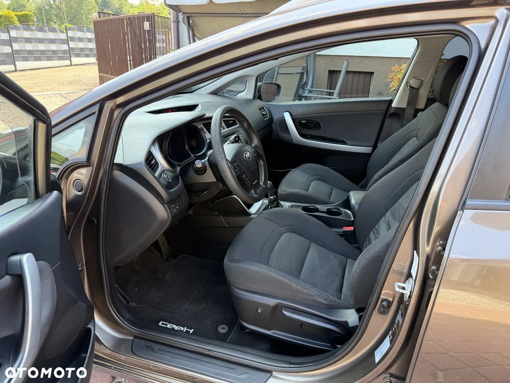 Kia Ceed 1.4 CVVT Spirit - 17
