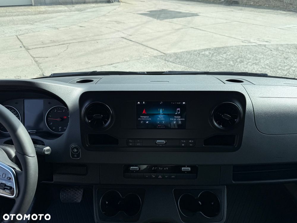 Mercedes-Benz Sprinter 319 - 14