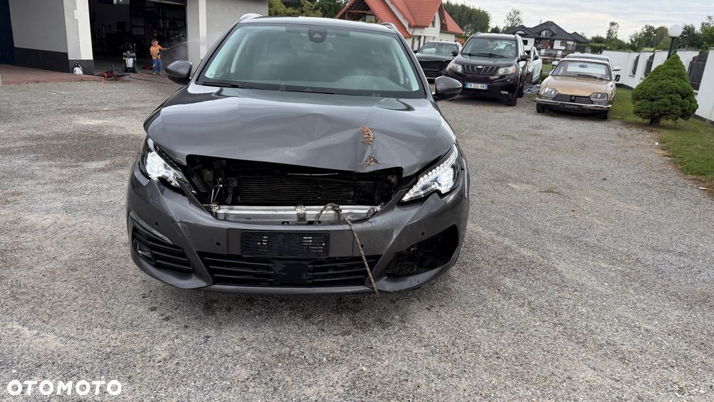 Peugeot 308 BlueHDi 130 EAT8 Stop & Start Allure Pack - 10
