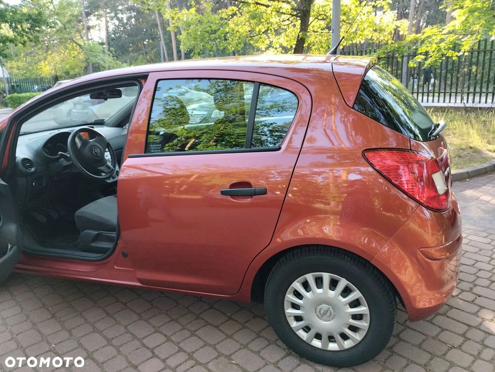 Opel Corsa 1.2 16V Essentia - 5