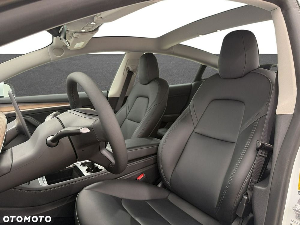Tesla Model 3 - 11