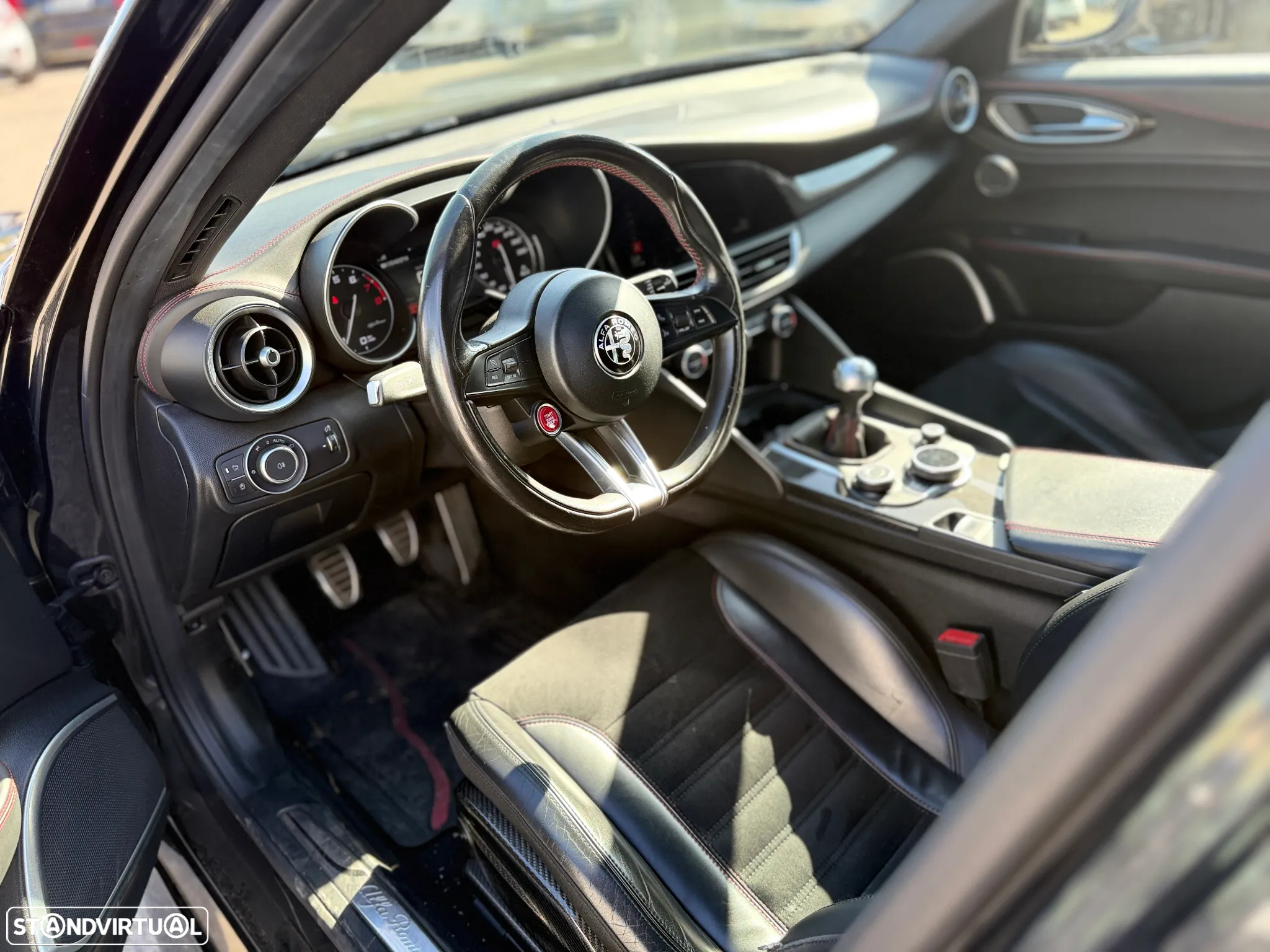Alfa Romeo Giulia 2.9 V6 Bi-Turbo Quadrifoglio - 18