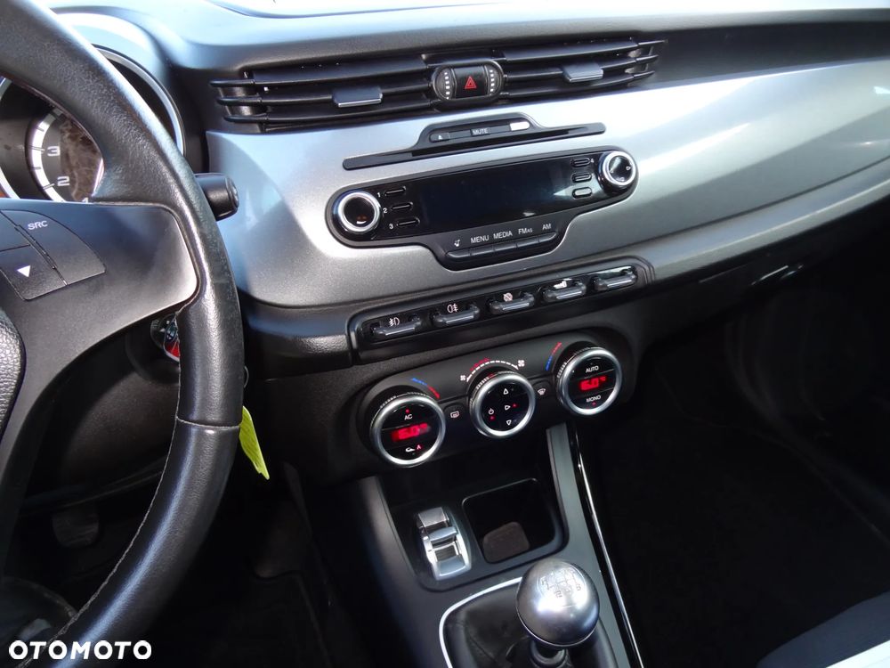 Alfa Romeo Giulietta 1.4 TB Distinctive - 12