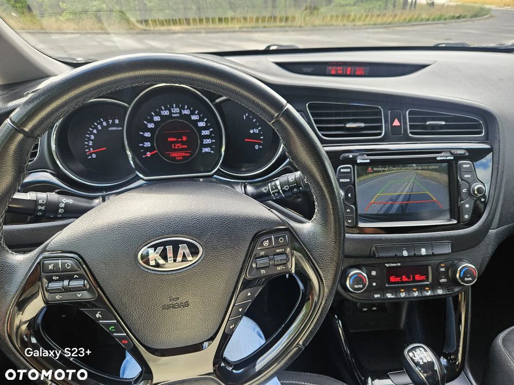 Kia Ceed 1.6 GDI Dream Team Edition - 14