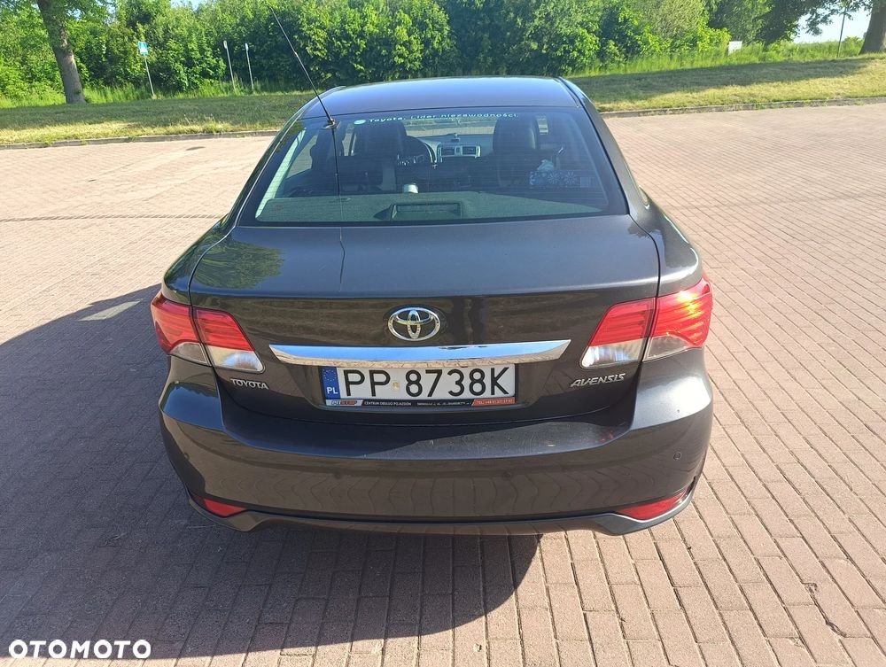 Toyota Avensis 2.2 D-4D Sol - 4