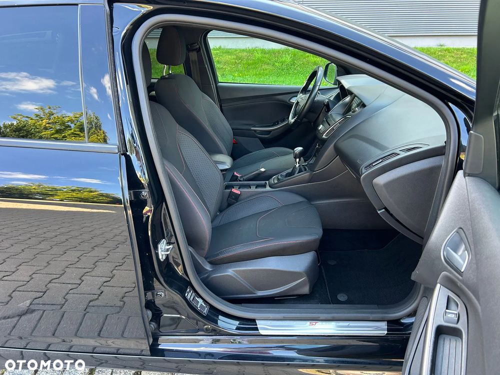 Ford Focus 1.5 EcoBoost STart-Stopp-System ST-Line - 26