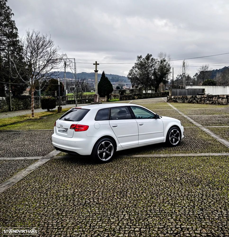 Audi A3 Sportback 1.6 TDI S tronic sport - 2