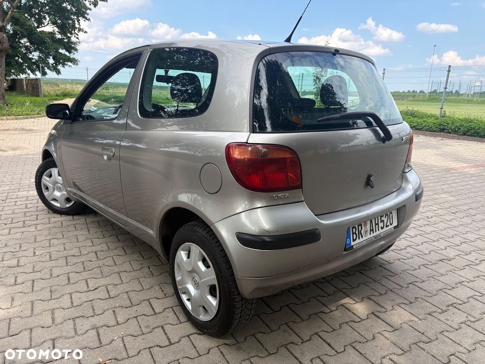 Toyota Yaris 1.0 - 13
