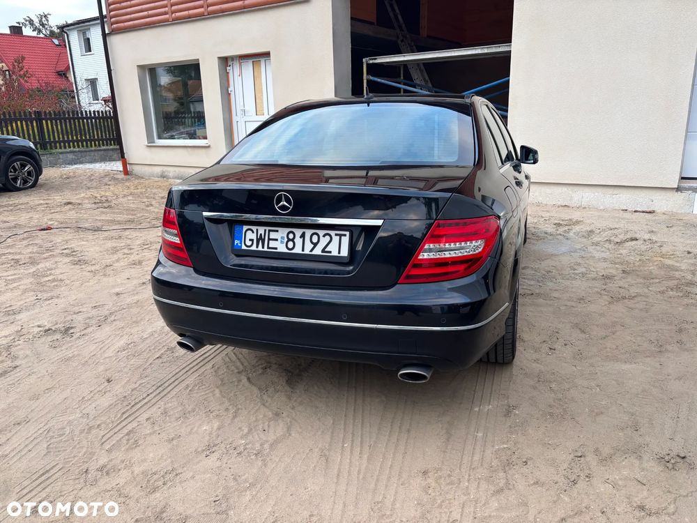 Mercedes-Benz Klasa C 300 CDI BlueEff 4-Matic Avantgarde - 3