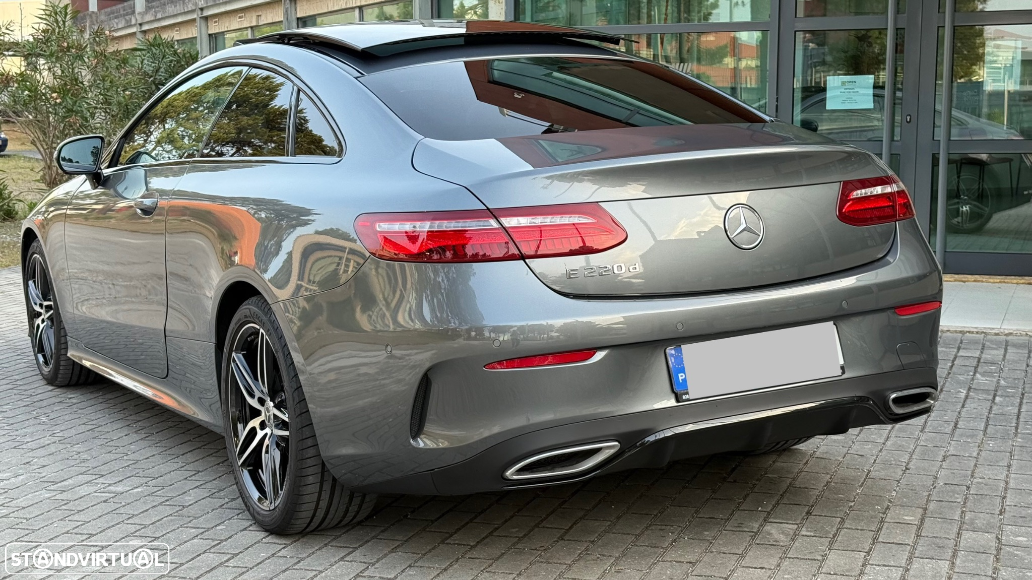 Mercedes-Benz E 220 d AMG Line - 14
