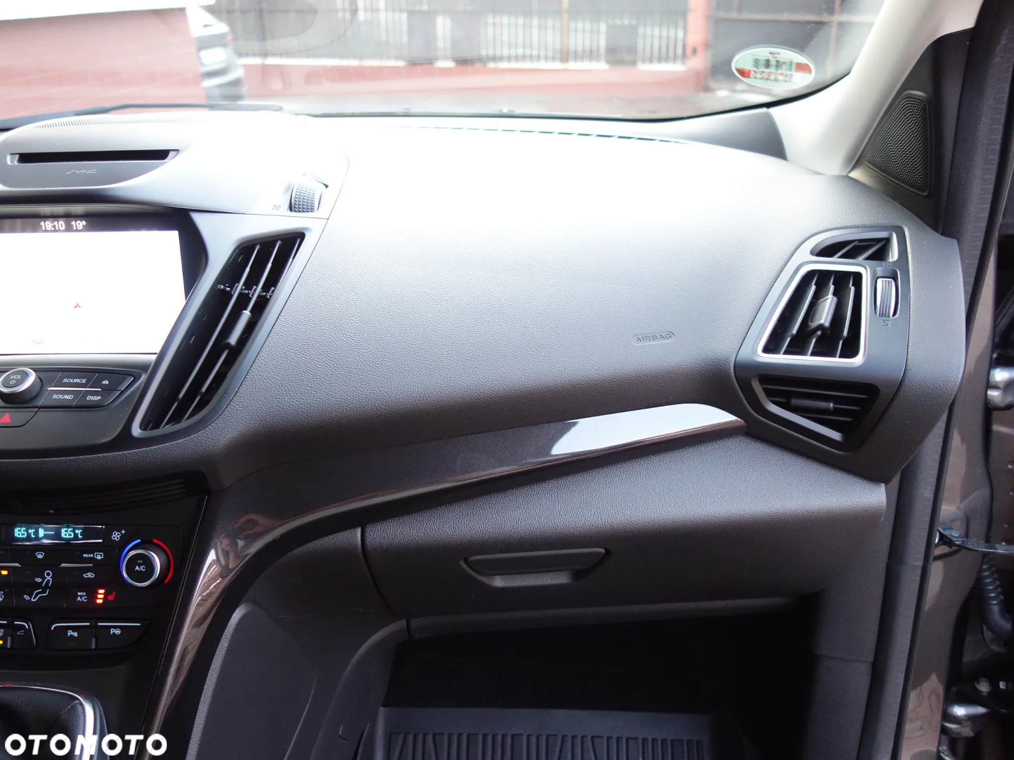 Ford Kuga 2.0 TDCi 4x4 Titanium - 21