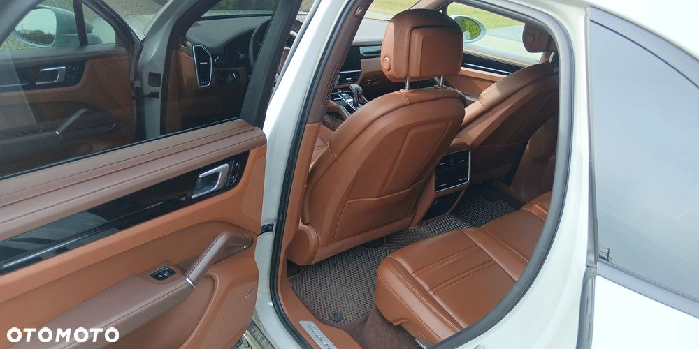 Porsche Cayenne - 10