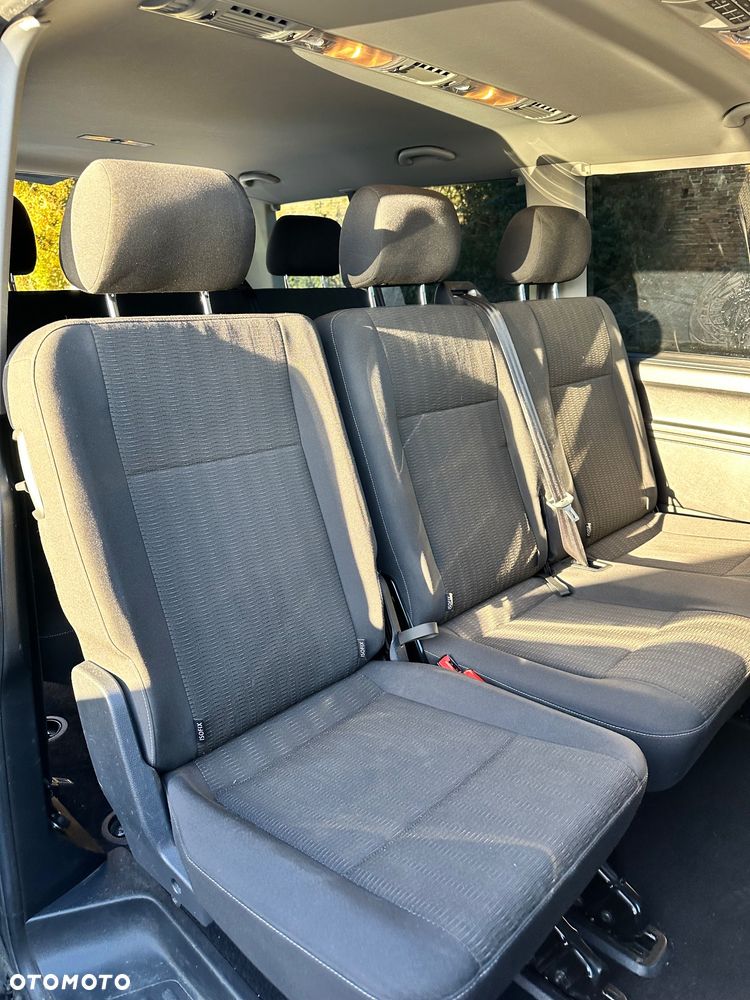 Volkswagen Caravelle - 9