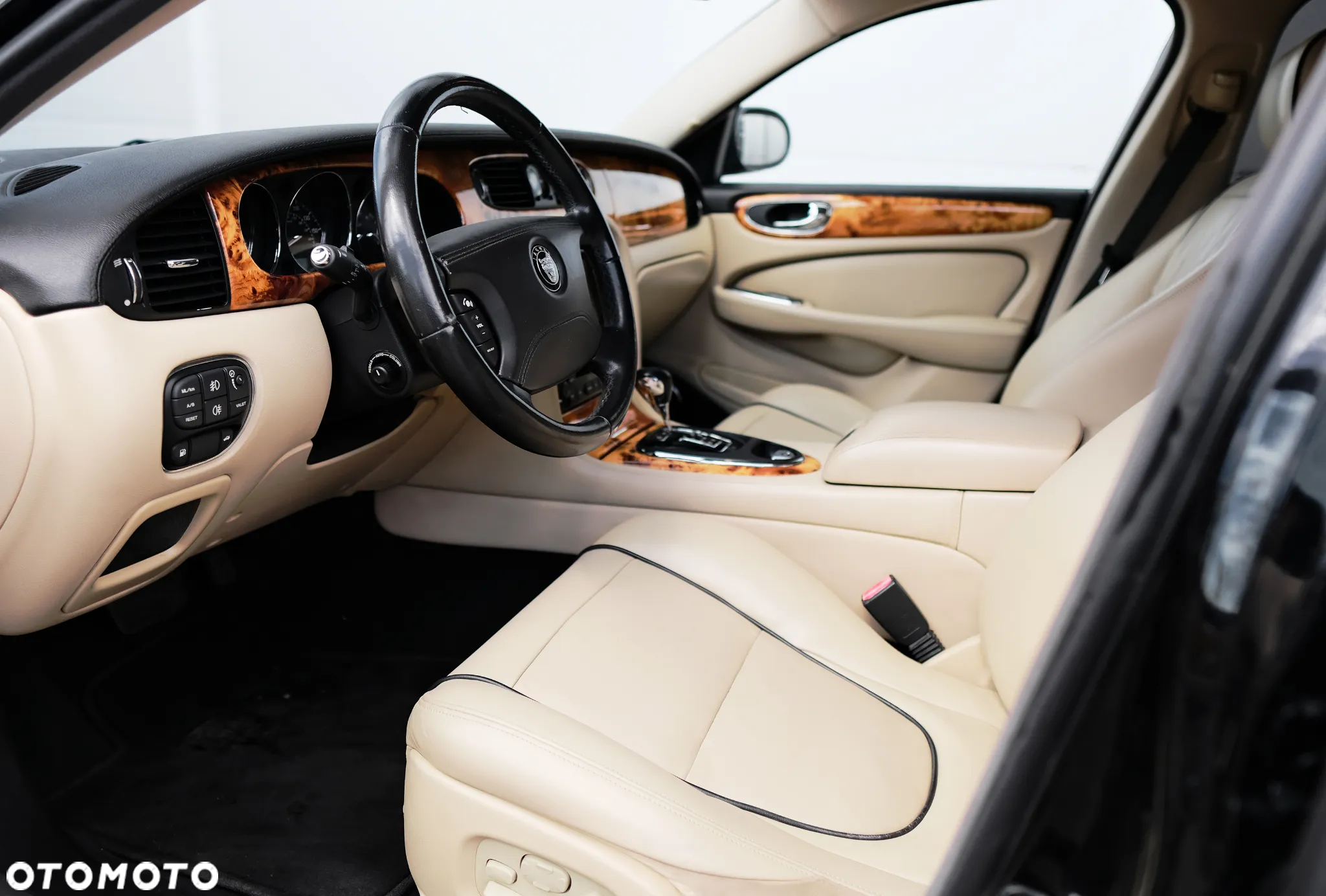 Jaguar XJ XJ8 4.2 LWB High - 13