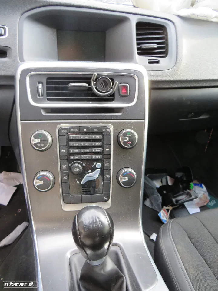 VOLVO V60 2.0 D3 (163Cv) 2011 - Peças Usadas (7605) - 8