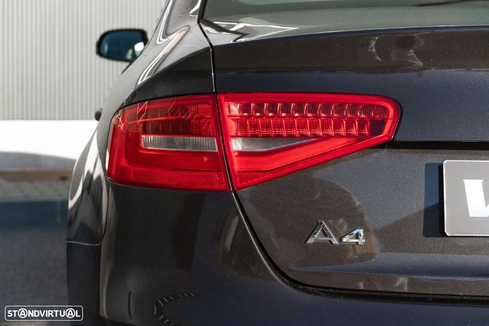Audi A4 2.0 TDI Business Line S-line - 33