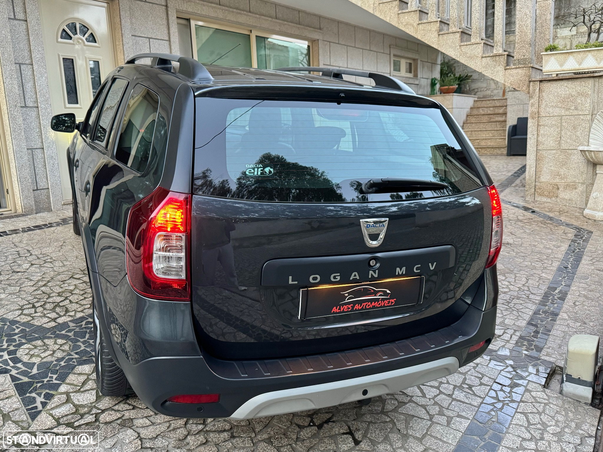 Dacia Logan MCV 0.9 TCe Stepway - 8