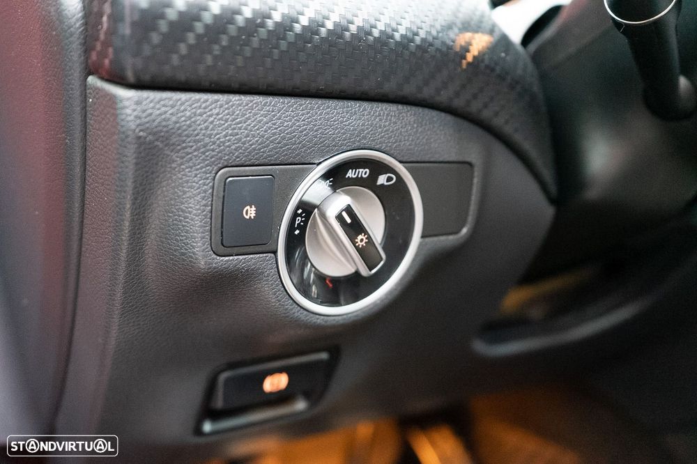 Mercedes-Benz A 180 d AMG Line - 25