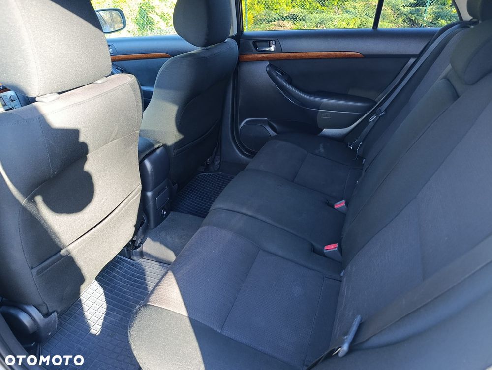 Toyota Avensis 1.8 VVT-i Sol - 18