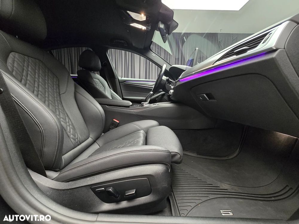 BMW Seria 5 530d xDrive AT MHEV - 27