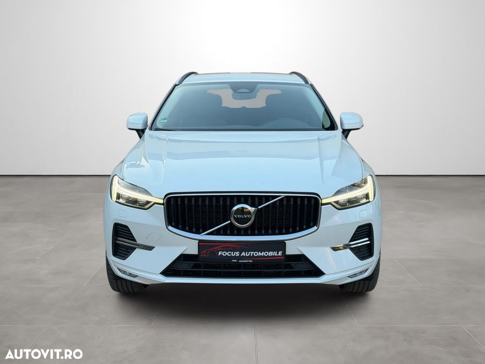 Volvo XC 60 B4 MHEV AWD Momentum Pro - 2