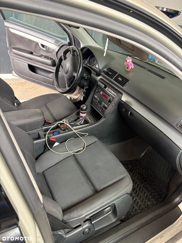 Audi A4 Limousine - 6