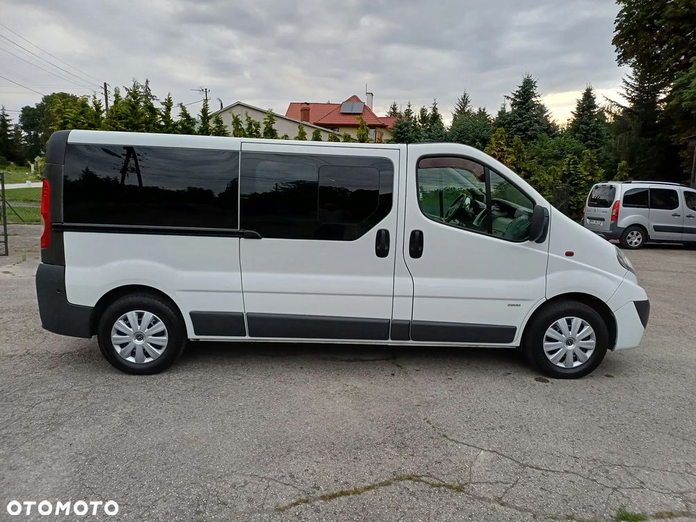 Opel Vivaro - 8