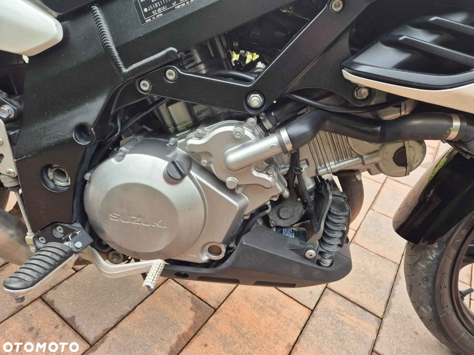 Suzuki V-STROM - 13