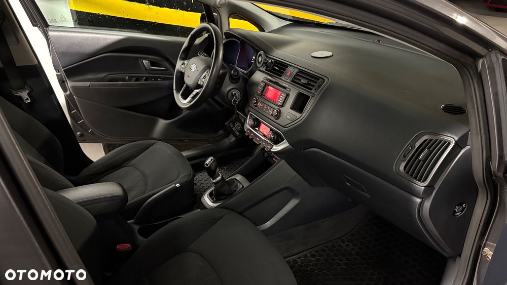 Kia Rio 1.4 L - 17