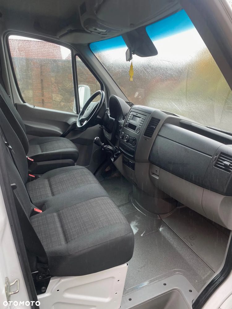 Mercedes-Benz Sprinter - 13