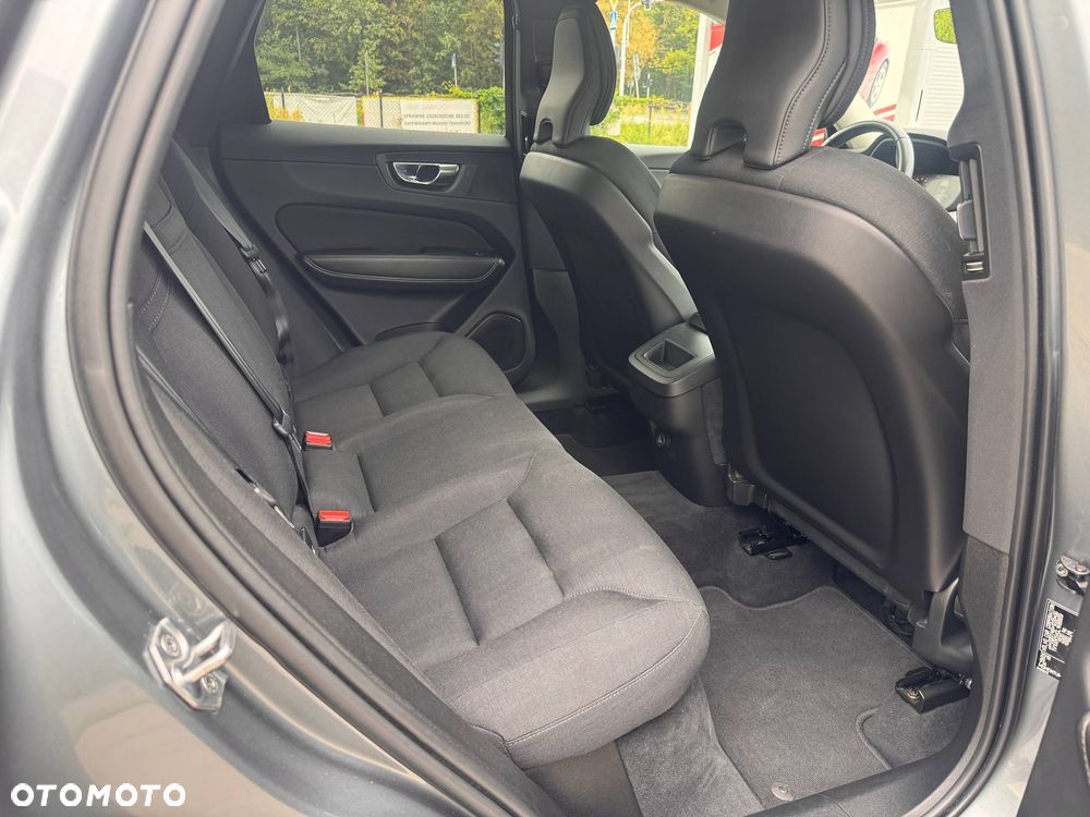 Volvo XC 60 B4 D Geartronic Momentum Pro - 18