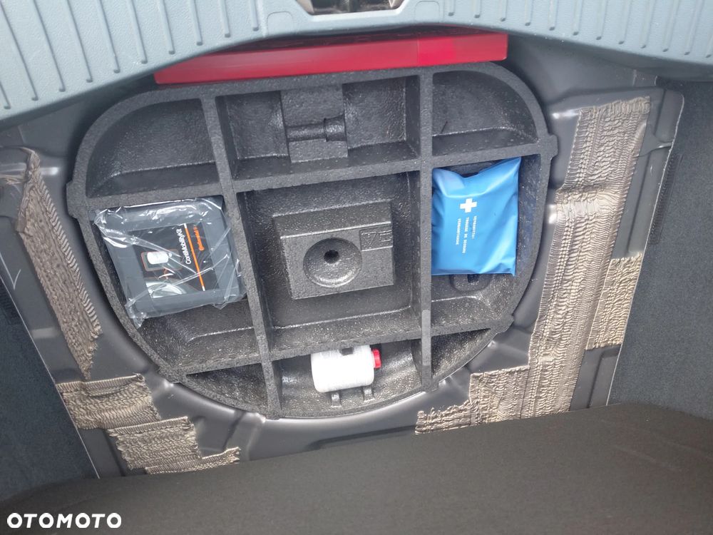 Ford C-MAX 1.6 TDCi Edition - 24