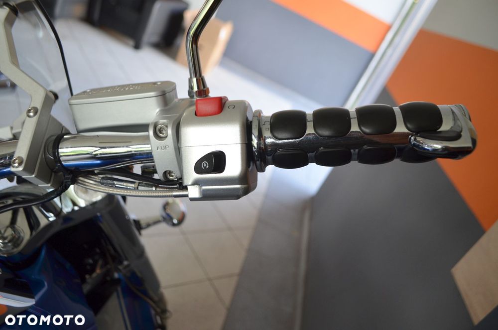 Suzuki Intruder - 28