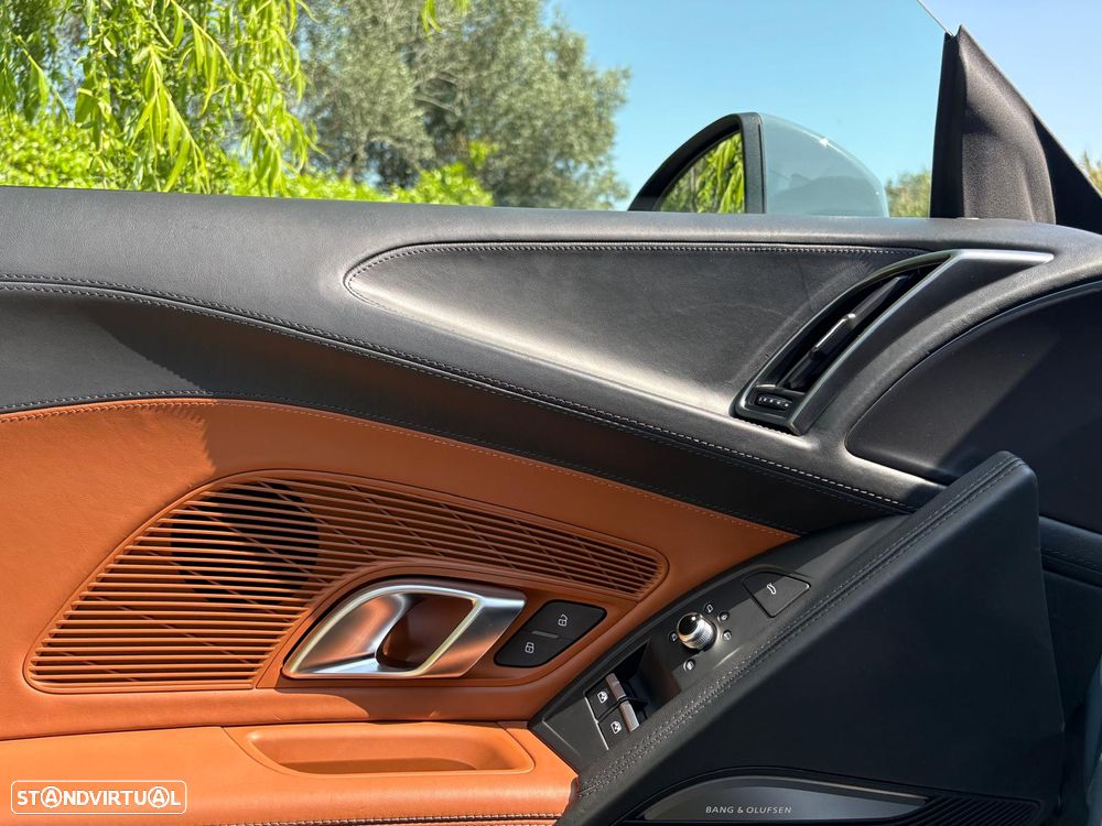 Audi R8 Coupé 5.2 FSI V10 S tronic - 13